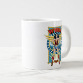 W84 | Retro Comic Wonder Woman Character Badge Grote Koffiekop (Voorkant rechts)