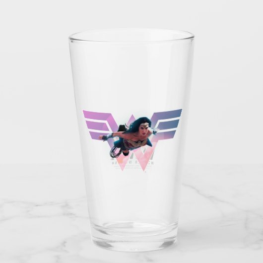 W84 | Wonder Woman Flying Lo Fi Pastel Graphic Glas (Voorkant)