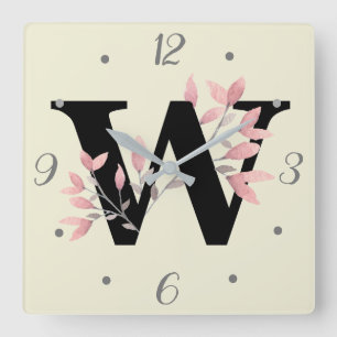 W Monogram met Roze Bloemensprays Vierkante Klok