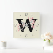 W Monogram met Roze Bloemensprays Vierkante Klok (Huis)