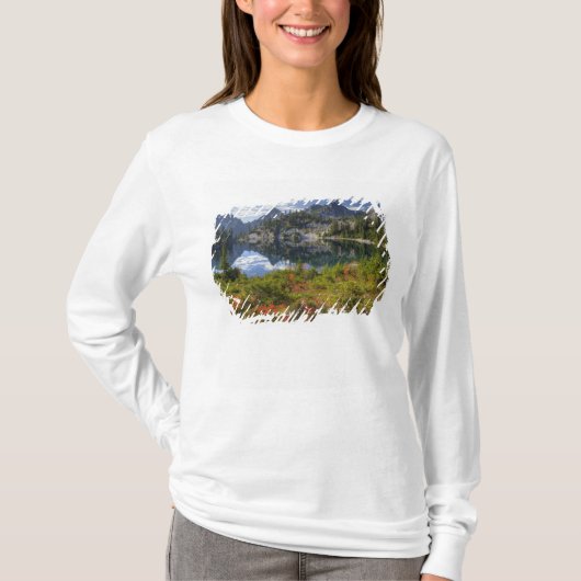 WA, Alpiene meren Wilderness, Gem Lake, met T-shirt (Voorkant)