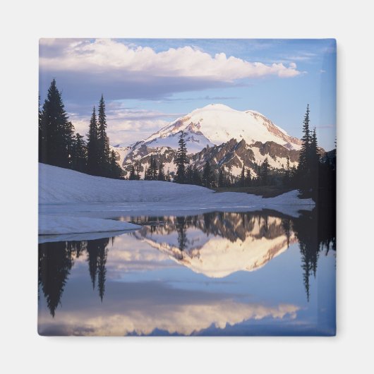 WA, Mt. Rainier NP, Mt. Rainier en wolken Magneet (Voorkant)