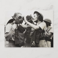 WAAF met gasmaskers