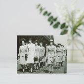 WAAF Recruits Marching 1942 Briefkaart (Staand voorkant)