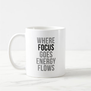 Waar de focus ligt op energiestromen koffiemok