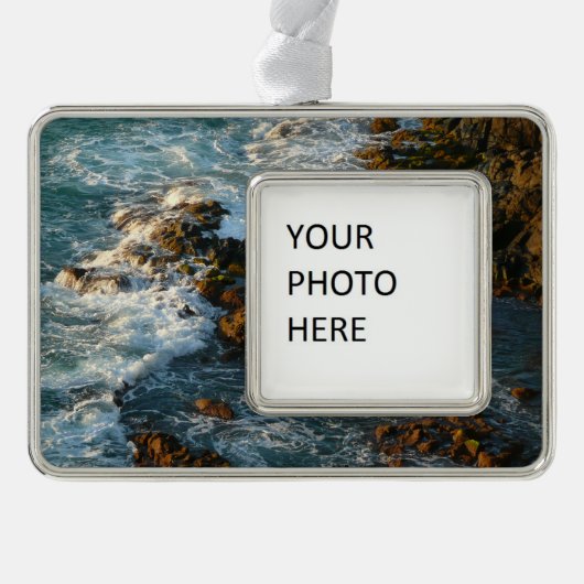 Waar de oceaan de Rocks ontmoet Verzilverd Omlijst Ornament (Voorkant)