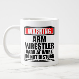Waarschuwing armworp hard werken stoort niet grote koffiekop