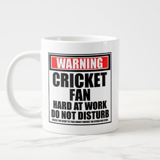 Waarschuwing Cricket Fan Hard At Work stoort niet Grote Koffiekop (Links)