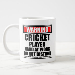 Waarschuwing Cricket Player hard op het werk stoor Grote Koffiekop