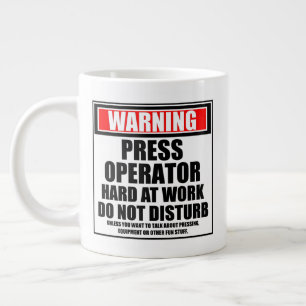 Waarschuwing de pers op het werk niet storen grote koffiekop
