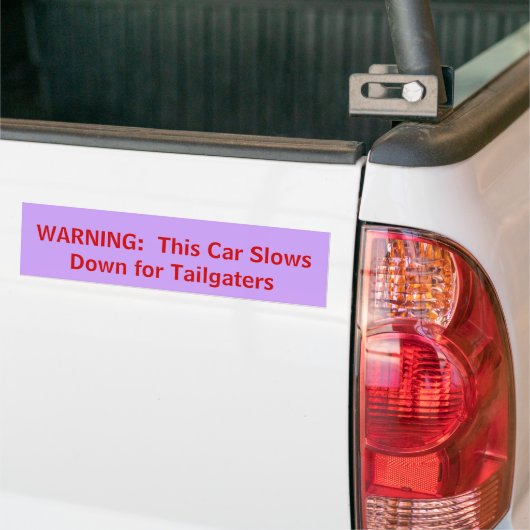 WAARSCHUWING:  Deze auto vertraagt... Bumpersticker (Op Truck)