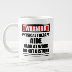 Waarschuwing fysieke therapie hard op het werk grote koffiekop