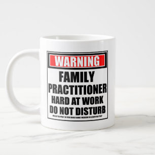 Waarschuwing huisarts hard op het werk grote koffiekop