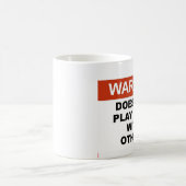 WAARSCHUWING IS GOED MET ANDEREN KOFFIEMOK (Center)