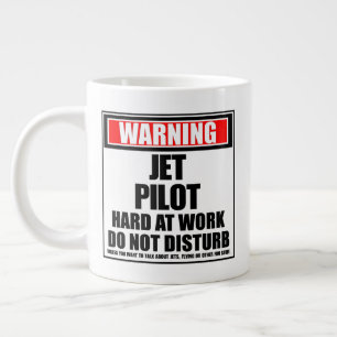 Waarschuwing Jet Pilot Hard at Work stoort niet Grote Koffiekop