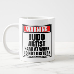 Waarschuwing Judo Artist hard op het werk stoort n Grote Koffiekop