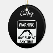 Waarschuwing kan gymnast-versiering omdraaien keramisch ornament (Links)