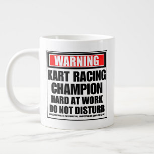 Waarschuwing Kart Racing Champion Hard At Work Grote Koffiekop