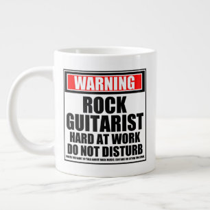 Waarschuwing Rock gitarist hard op het werk stoort Grote Koffiekop