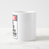 Waarschuwing sociale werknemer hard werken stoort  grote koffiekop (Voorkant)