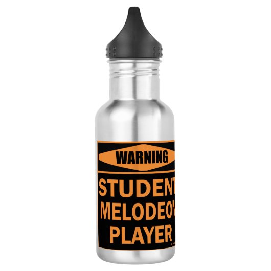 Waarschuwing! Student Melodeon Player. Waterfles (Links)