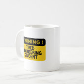 Waarschuwing vermoeide ingenieursstudent koffiemok (Voorkant links)
