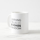 Waarschuwing vertelt pap Jokes bij Random Koffiemok (Voorkant links)