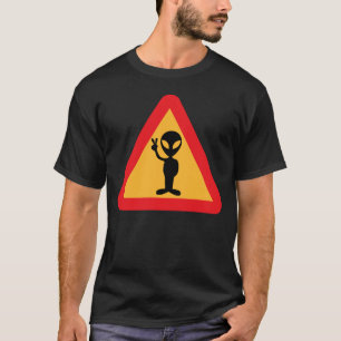 Waarschuwing voor vreemdelingen Teken T-shirt