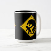 Waarschuwing weerwolven Verkeersbord Tweekleurige Koffiemok (Voorkant rechts)