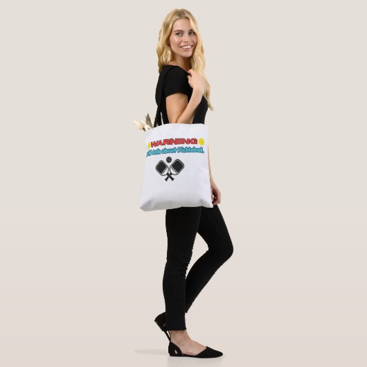 Waarschuwing: Zal het Over Pickleball Hebben Grapp Tote Bag (Op model)