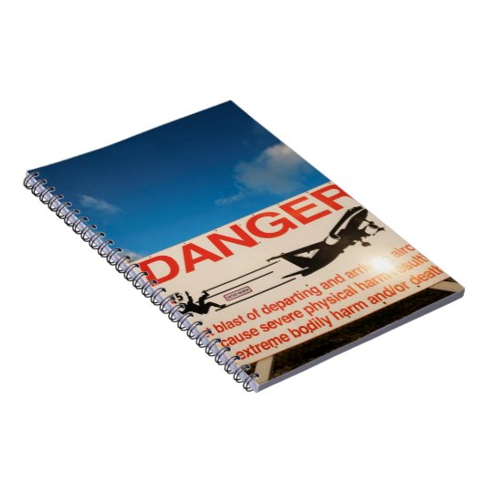 waarschuwingsbord nabij de luchthaven van Sint Maa Notitieboek (Rechterzijde)