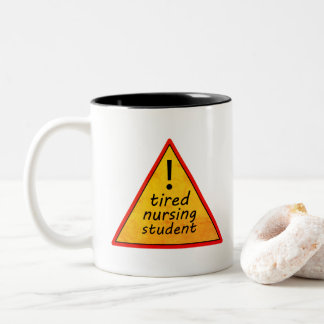 Waarschuwingsbord Vermoeide Verpleegkundige Studen Tweekleurige Koffiemok