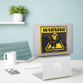 Waarschuwingstekst voor hanenhaan sticker (Laptop op bureau)