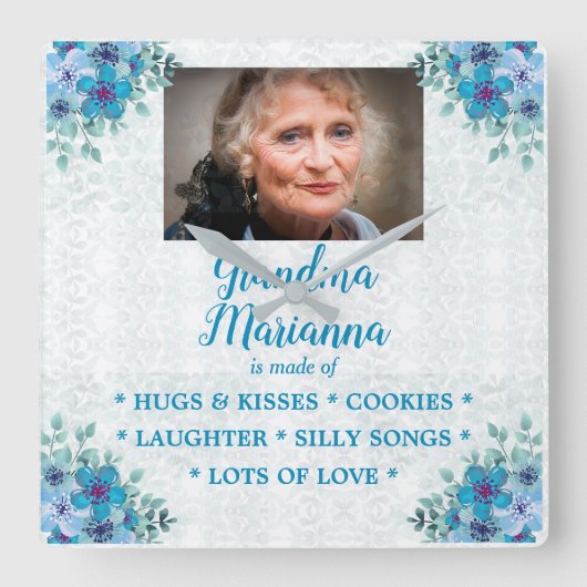 "Waarvan oma gemaakt is"   Vierkante Klok (Voorkant)