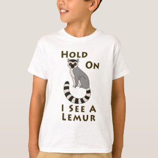 Wacht even. Ik zie een Lemur T-shirt