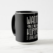Wacht is dat een hippo? Ik hou van Hippos! Mok (Voorkant links)