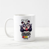 Wacht met het laden van typografie met sarcastisch koffiemok (Links)