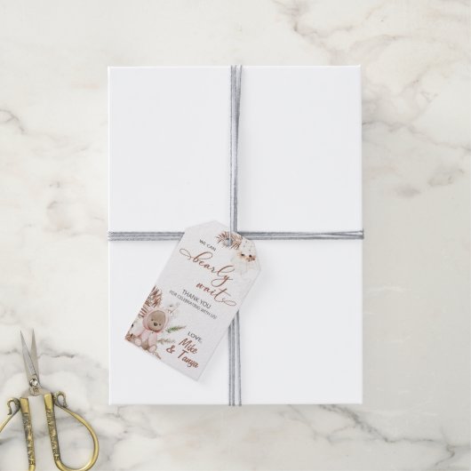 Wacht snel op kleine beer baby shower labels. cadeaulabel (Met Touw)