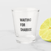 Wachten op de Shabbos Chanoeka Joodse Grappig Shot Glas (Voorkant)