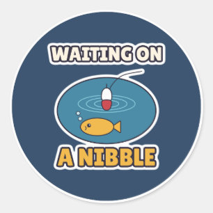 Wachten op een knabbelende dobber ronde sticker
