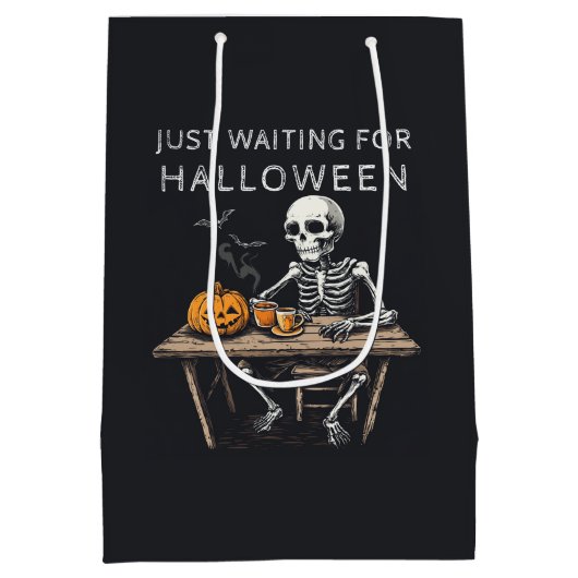 Wachten op Halloween | Grappig skelet Medium Cadeauzakje (Achterkant)