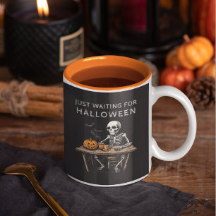 Wachten op Halloween Mok   Grappig skelet