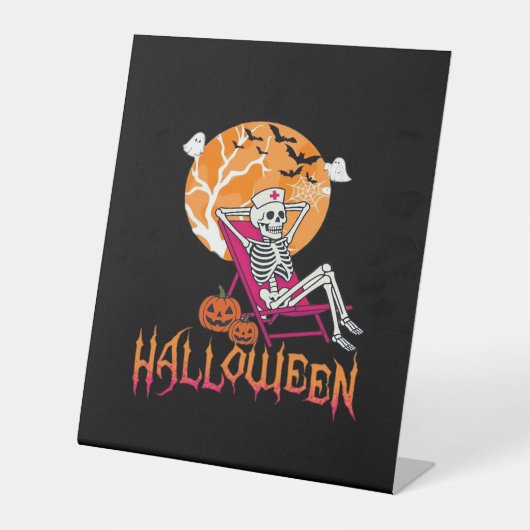 Wachten op Halloween Summer Nurse Skeleton P Reclamebord Met Voetstuk (Voorkant)