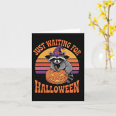 Wachten op Halloween wasbeer Pumpkin Witch H Kaart (Gele Bloem)