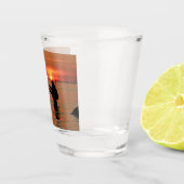 Wade Gevist bij zonsondergang gepersonaliseerd Shot Glas (Rechts)