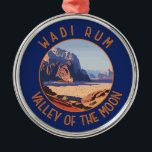 Wadi Rum Jordan Retro Verdrietige Cirkel Metalen Ornament<br><div class="desc">Wadi Rum retro vector reisontwerp. Wadi Rum,  ook wel de Vallei van de Maan genoemd,  is een woestijnlandschap dat zich uitstrekt in de horizon,  het rode,  zanderige terrein dat wordt gekenmerkt door fantastische rotsformaties.</div>
