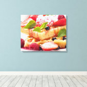 Wafelkoek met verse besvruchten canvas afdruk (Insitu (Houten vloer))