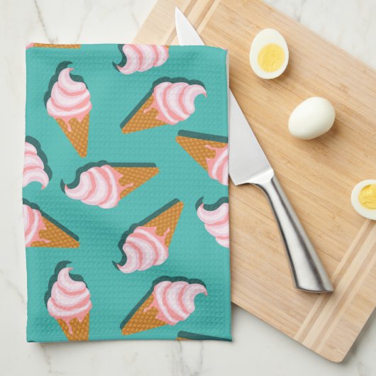 Waffle cones ice cream and frozen yogurt pattern theedoek (Quarter Fold)