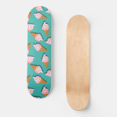 Waffle-kegels, ijs en bevroren yoghurtpatroon persoonlijk skateboard (Voorkant)