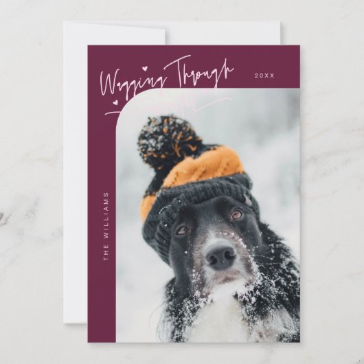Wagging Door Winter Hond Cranberry Kerstmis Feestdagenkaart (Voorkant)